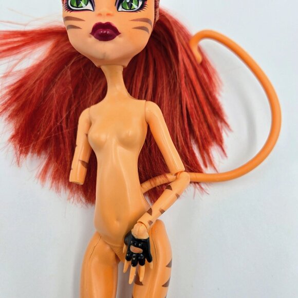 Monster High Toralei Stripe Power Ghouls Doll Mattel 2011 Read - Picture 12 of 16